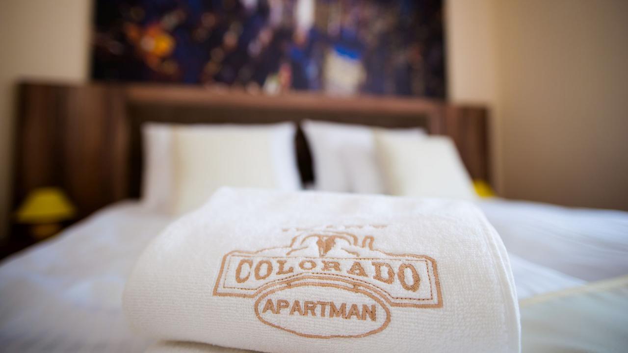 Irány Colorado Apartman Bed and Breakfast Nyíregyháza Esterno foto